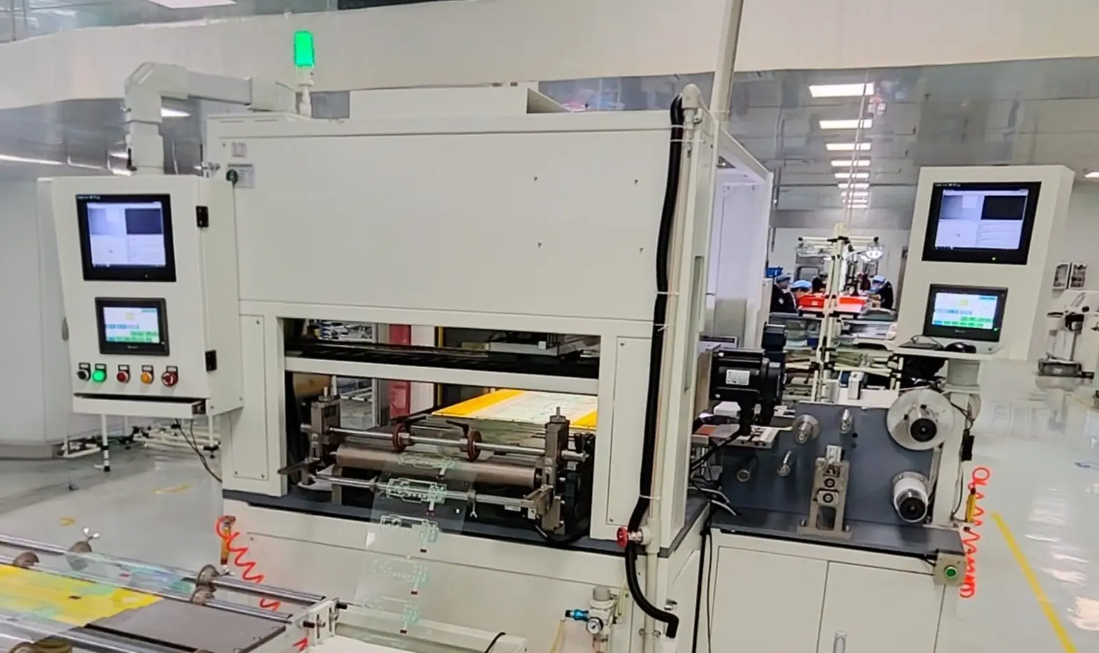 Roll-to-Roll Lamination Equipment-side.png