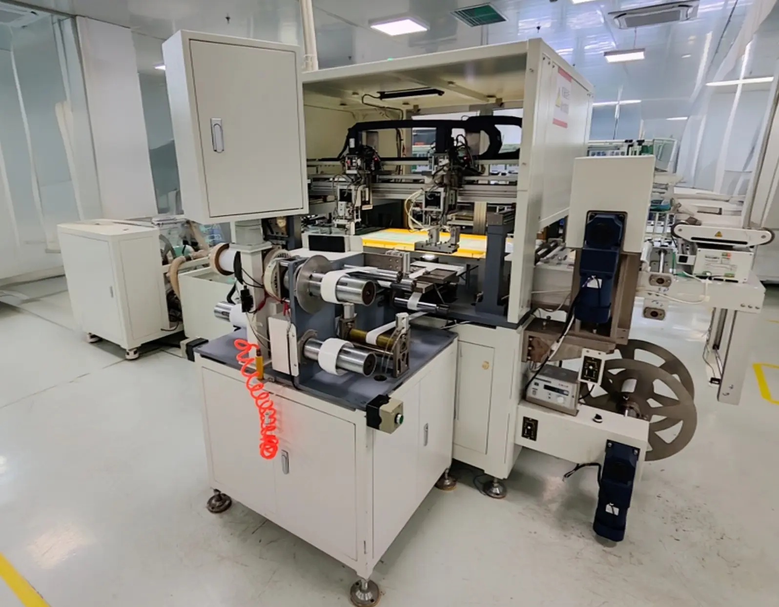 Suzhou Menhow Invested in High-Precision Roll-to-Roll Lamination Equipment to Meet Demands of Miniaturized, Intelligent High-End Electronics